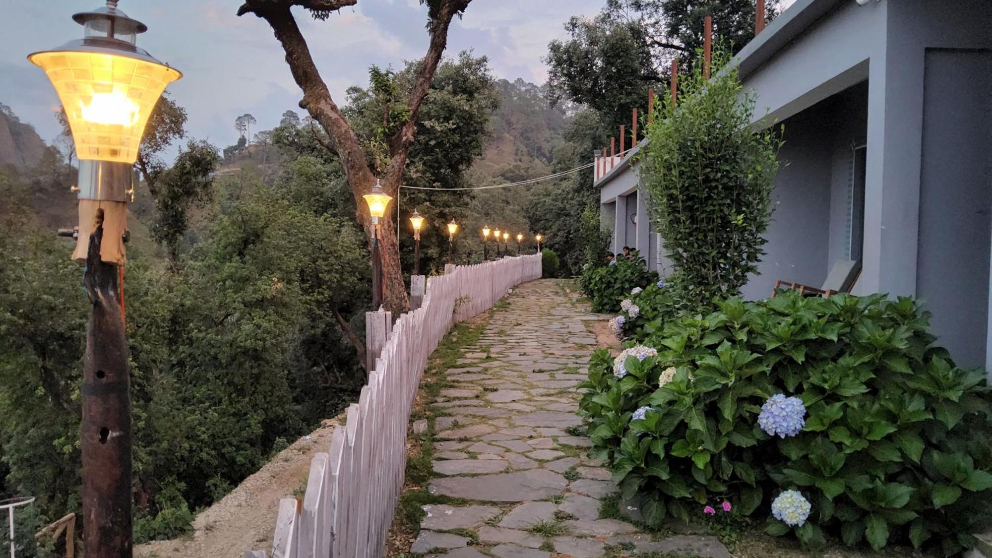 Shiva Valley Resort Kokhliyal Gaon Exterior photo